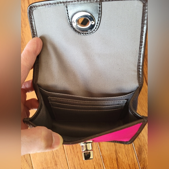 Coach - Picture 7 of 9